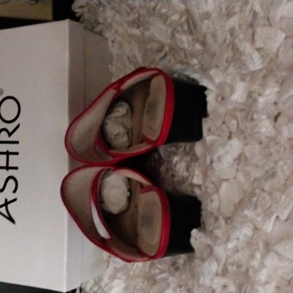 Shoes - Picture 4 of 4